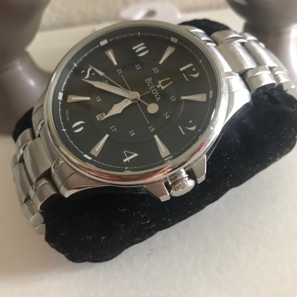Bulova - Picture 2 of 3